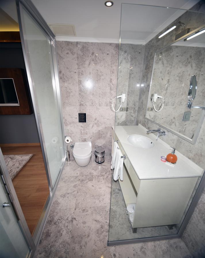 The Elegant Hotel Истанбул Екстериор снимка